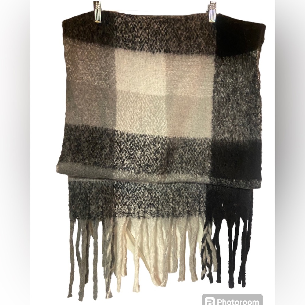 Chic soul casual Black white soft fringed Scarf wrap Fall winter